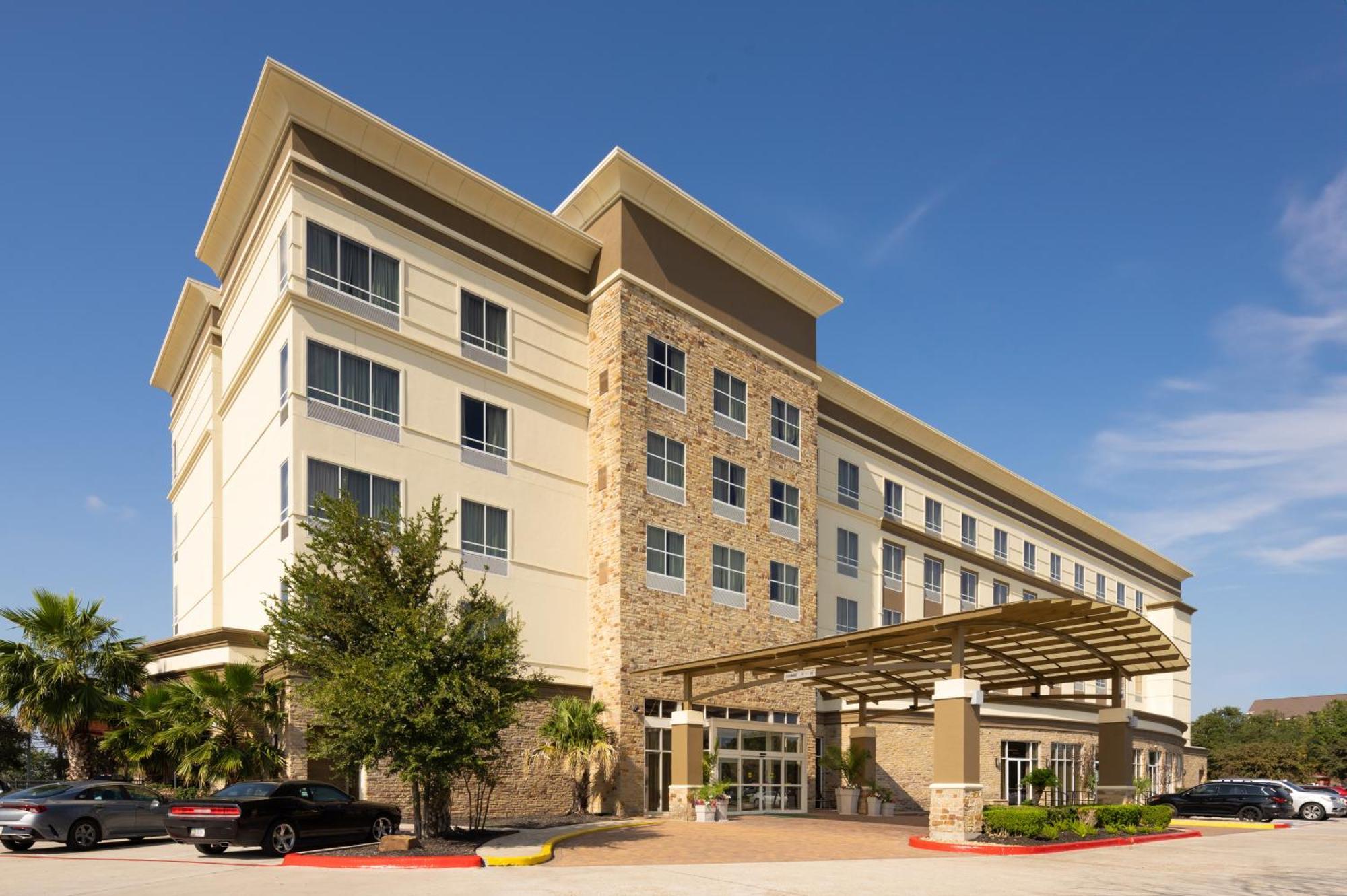 Doubletree By Hilton Houston Westchase Hotel Exterior photo